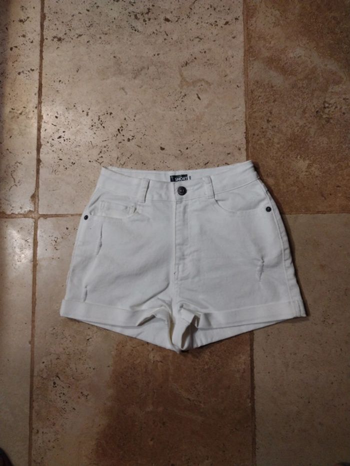 Short blanc en 32