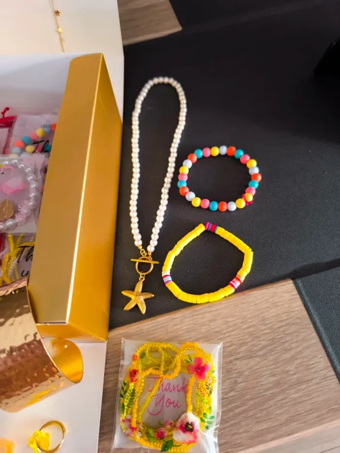 Lot de 20 bijoux dorés et jaunes - photo numéro 12