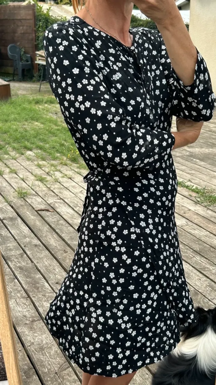Robe porte feuille à motifs floraux Mango - photo numéro 2