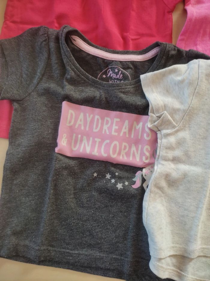 Lot de t shirt 12 mois + un body manche courte - photo numéro 3