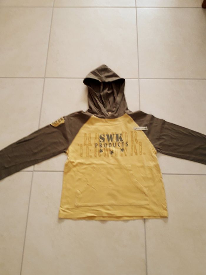 T-shirt à capuche 8 ans