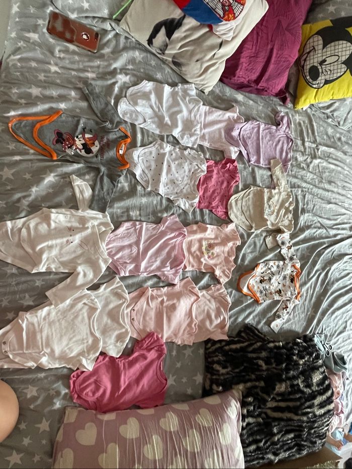 Vêtements, bébé -prématuré,  naissance , 1 mois et 3 mois - photo numéro 7