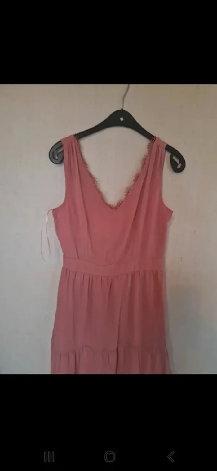 Robe patineuse neuve avec étiquette nafnaf 38 - photo numéro 2