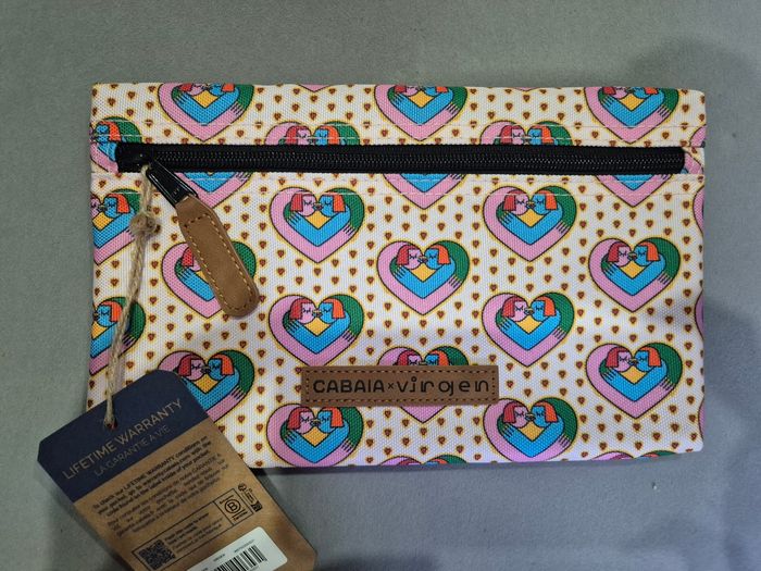 Pochette Cabaia édition limitée Virgen