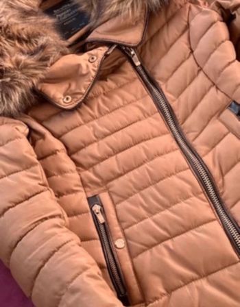 Manteau marron avec capuche