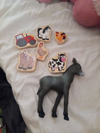 Lot de figurines en bois animaux et figurines animaux