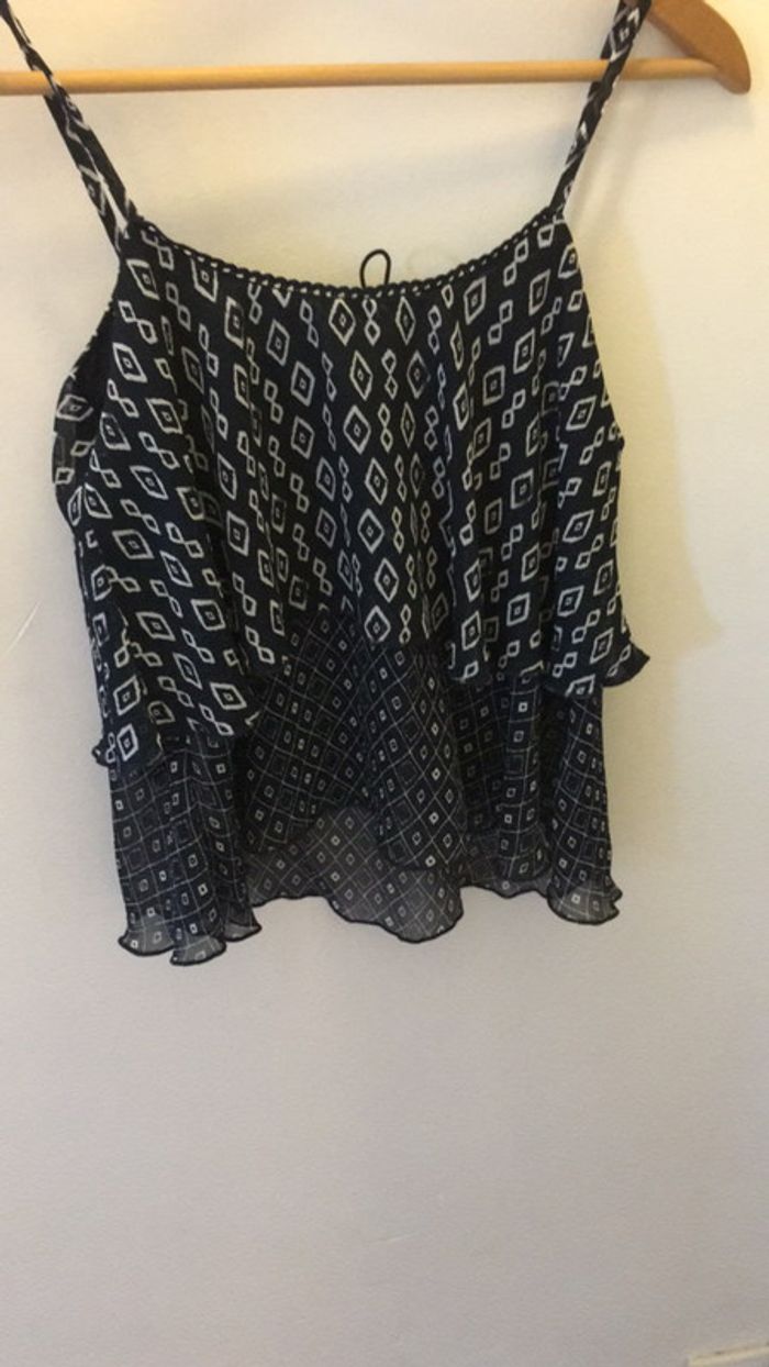 Petit top court bershka à volants bleu marine taille S - photo numéro 4