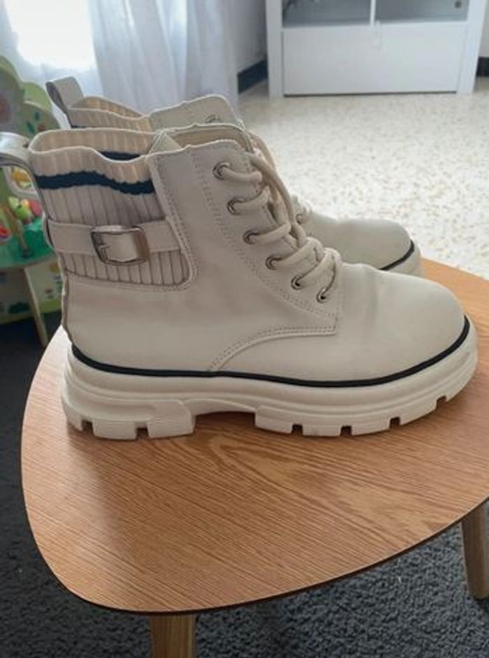 Paire de bottine à lacet taille 38,5 - photo numéro 2