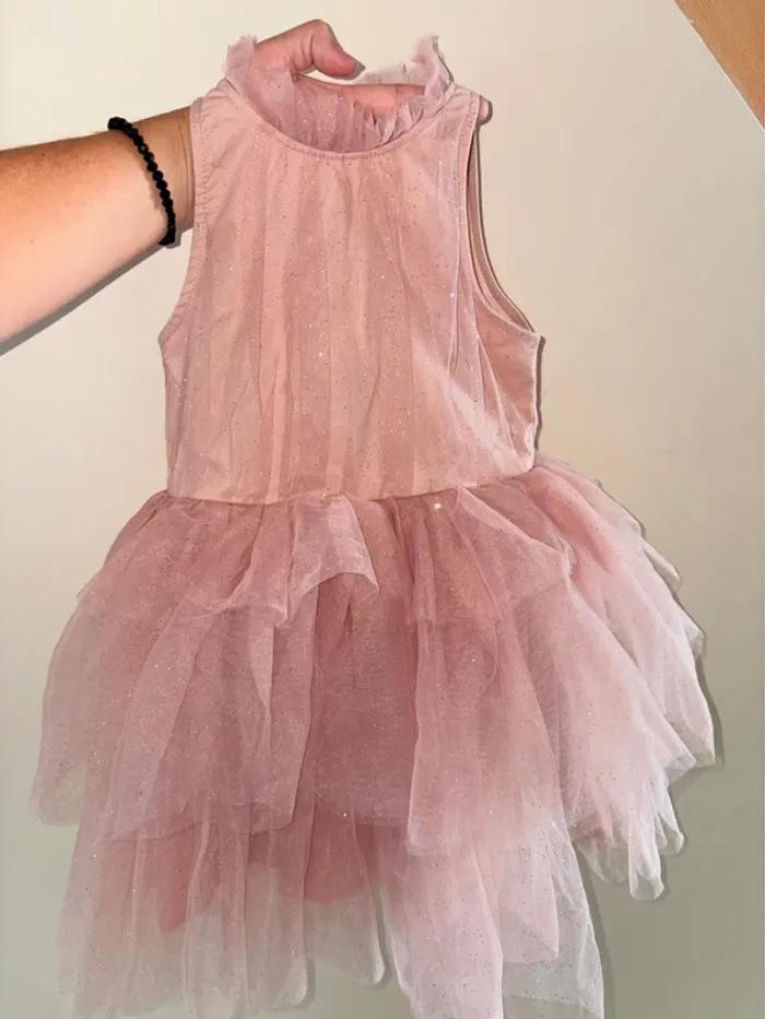 Robe tape. À l’œil fête à tulles rose 5 ans magnifique
