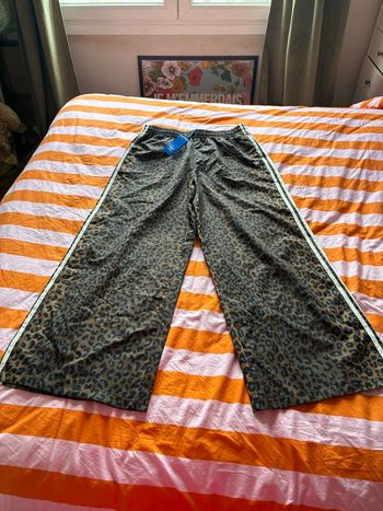 Jogging Adidas léopard taille L 