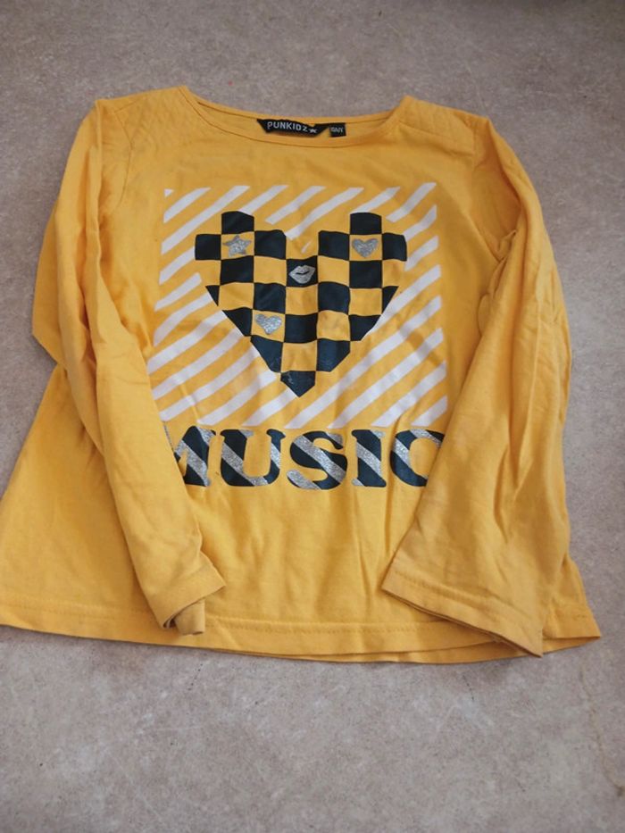 Pull Jaune