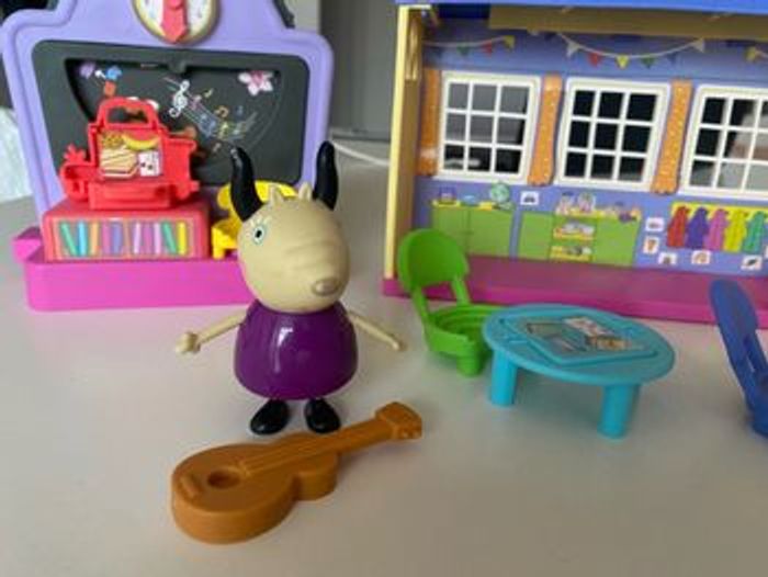 Salle de classe Peppa Pig - photo numéro 3