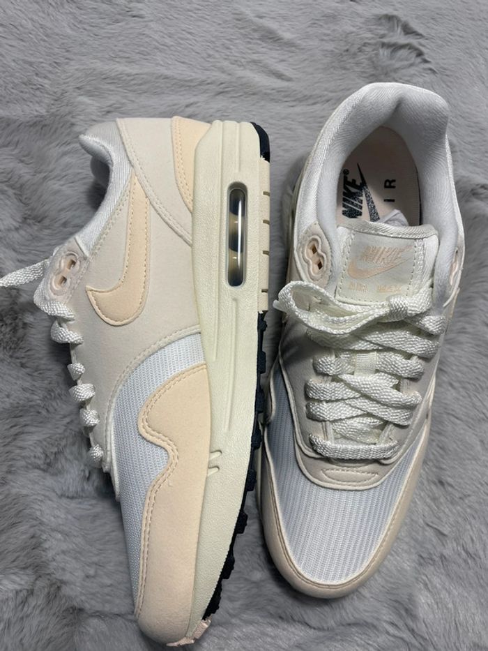 Basket Nike Air Max 1 crème - Taille 41 - photo numéro 4