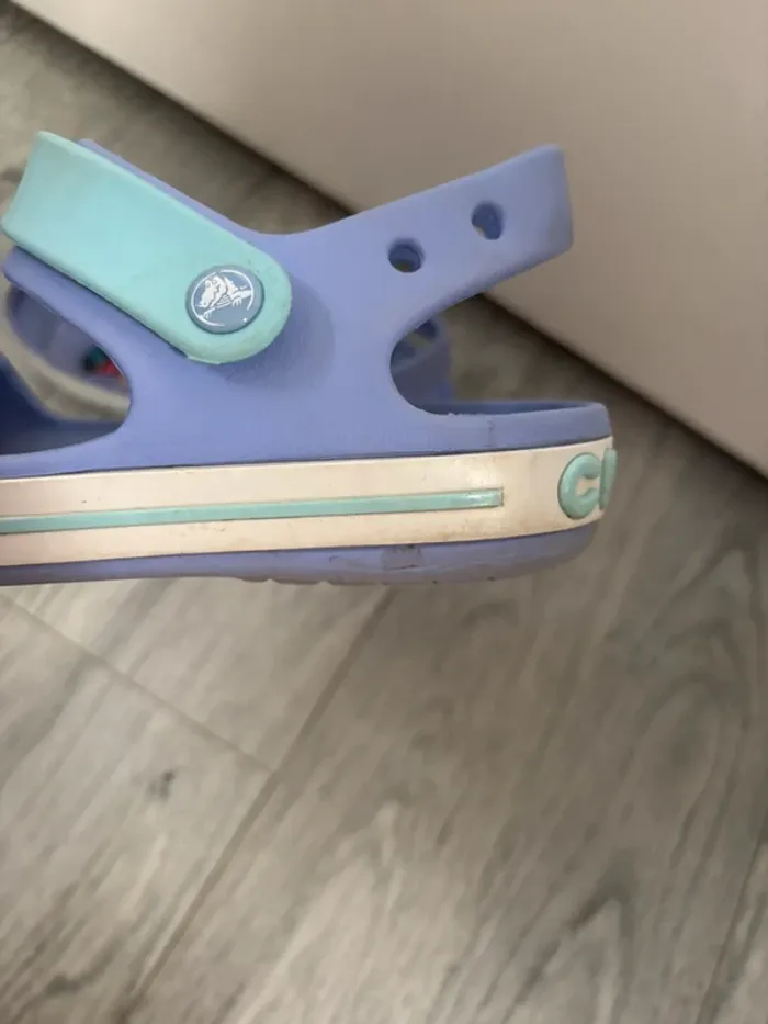 Sandales crocs stitch 33/34 - photo numéro 6