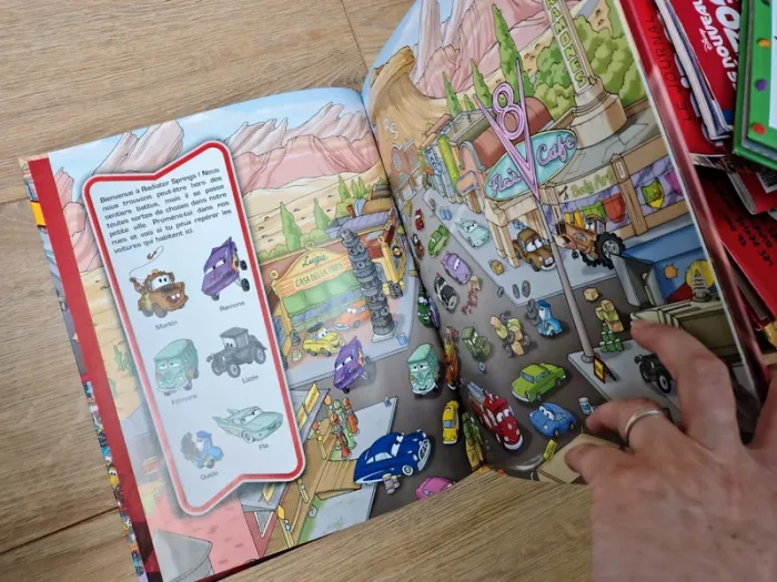 Cherche et trouve cars Disney Pixar parfait état - photo numéro 3