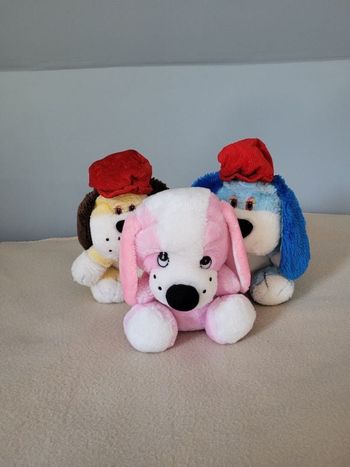 Lot de 3 peluches chiens
