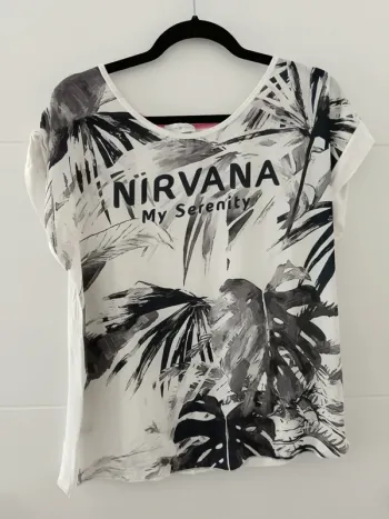 T-shirt cache cache