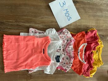 Lot tee shirt taille 3 mois