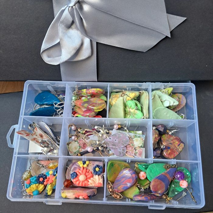 Lot de boucles d'oreilles pendante avec pendentif assortie multicolore