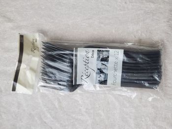 12 fourchettes noires pour réception, gifi