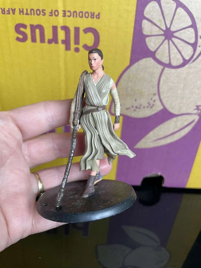 Figurine Rey Star Wars Disney Lucasfilm - photo numéro 3