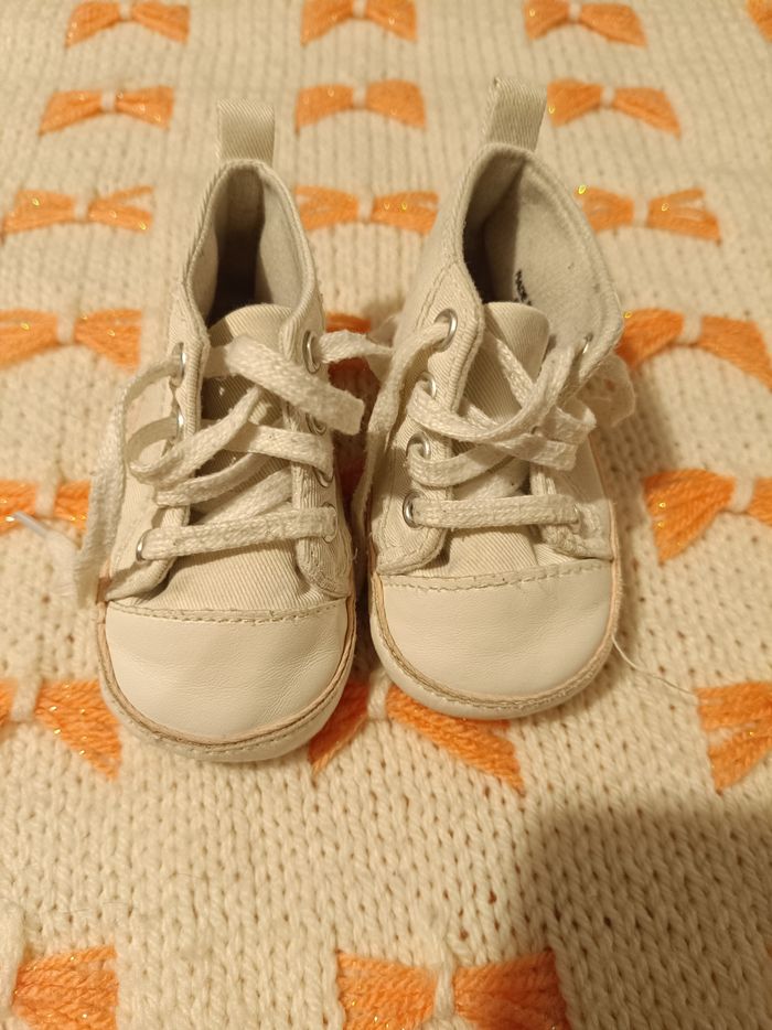 Petites baskets bébé fleuries – 6/9 mois - photo numéro 2