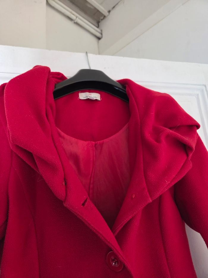 Manteau rouge - photo numéro 2