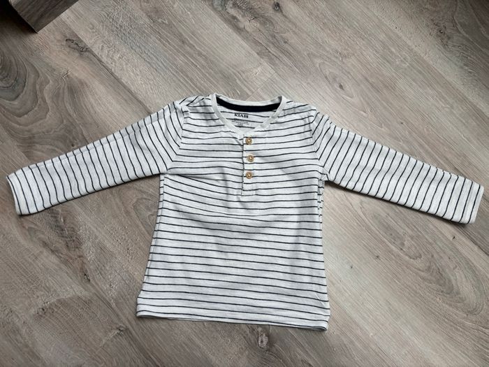 Lot 6 hauts 2 ans - photo numéro 4