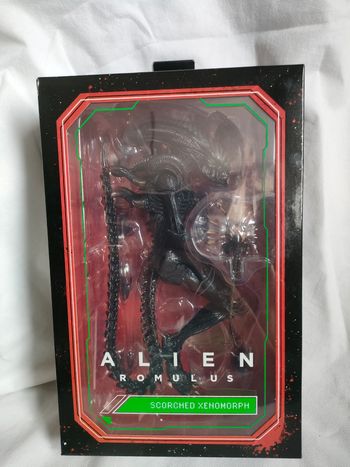 ALIEN ROMULUS - Scorched Xenomorph - Ultimate Figurine 18cm