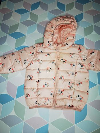 D3125 - doudoune fille 6 mois