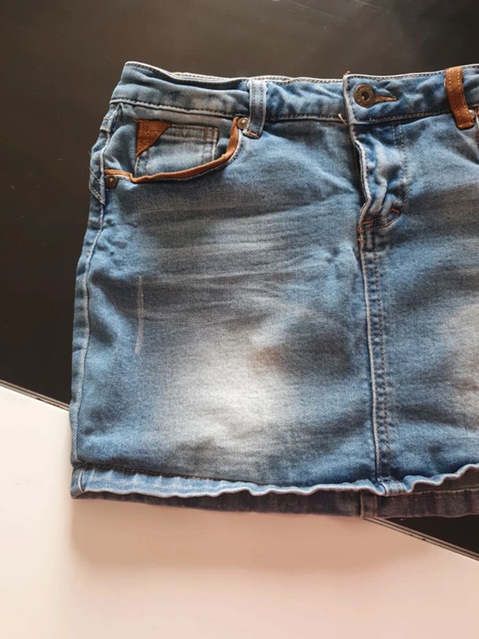 Mini jupe en jean - photo numéro 2