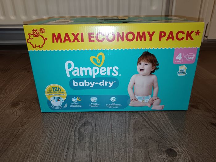 Couches pampers taille 4