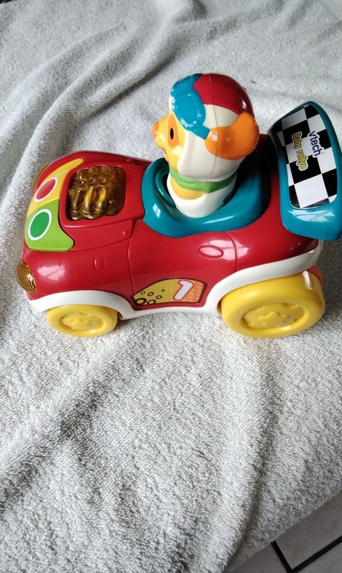 Voiture  musical  ,parlante  ,baby  rallye  ,Vtech  ,vers  12 mois - photo numéro 3