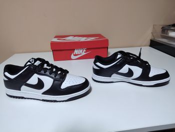 Nike Dunk Low noir blanc T44 – bon état