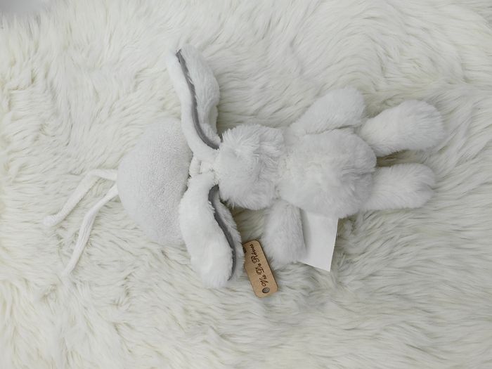 Doudou Lapin Musical Blanc et gris J-line Oscar - photo numéro 4