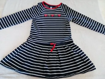Robe Okaïdi 8 ans (réf perso G-A46)(familleac72)