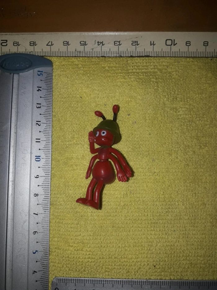 Maya l'abeille figurine