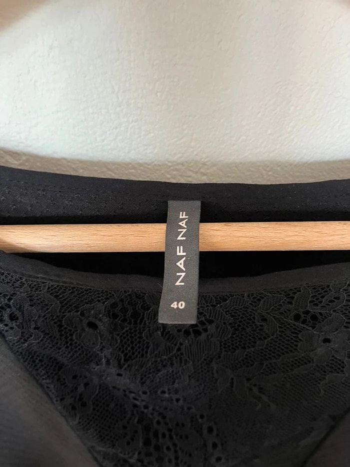 🖤 Robe noire Naf Naf élégante – Taille 40 dentelle ceintré courte sans manche - photo numéro 4
