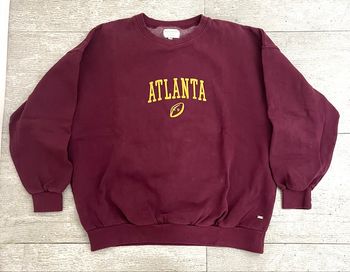 Pull sweat bordeaux. 