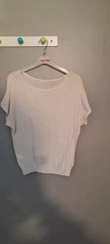Débardeur blanc - Marque inconnue - Taille 40 - Bon état.