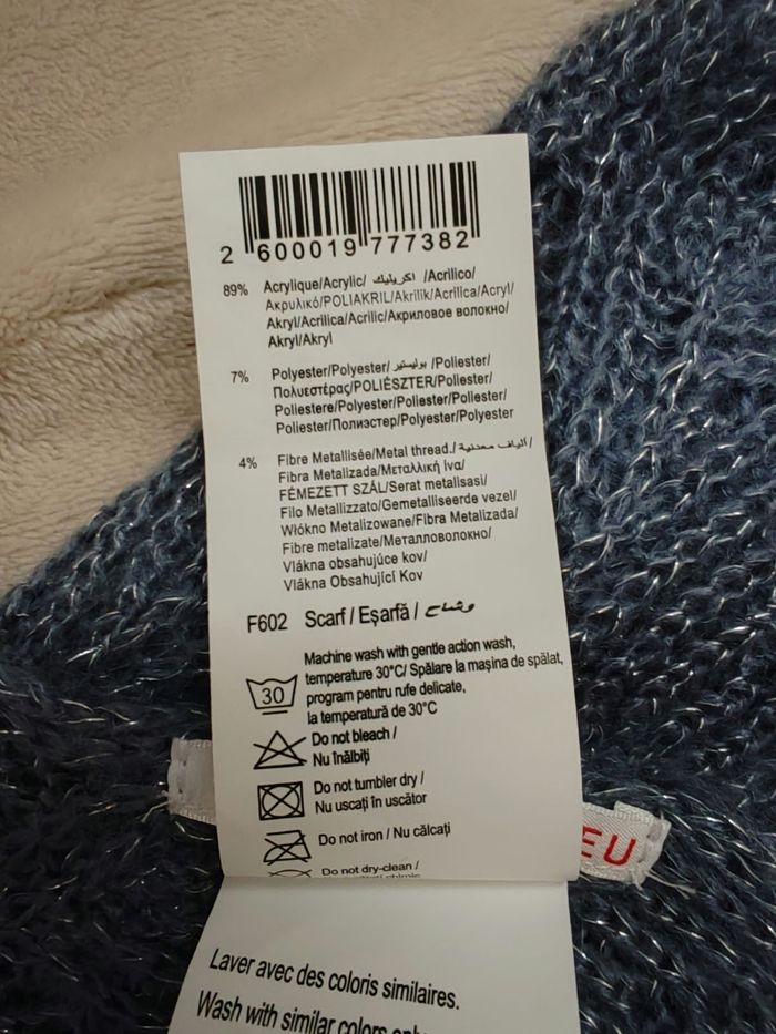 Longue écharpe brillante - photo numéro 5