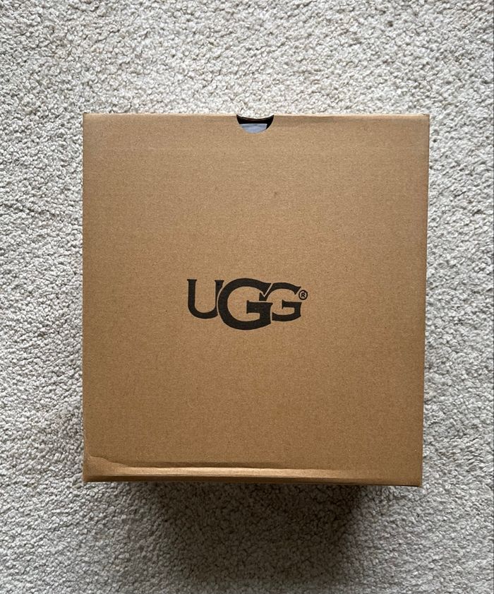 Mules fourrées UGG Funkette - Taille 37 - Neuves - photo numéro 9