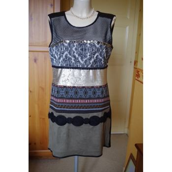 RINASCIMENTO - Robe, broderie, motif noir et kaki T42