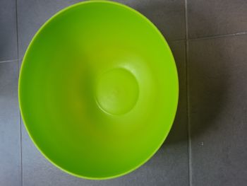 Saladier assez grand neuf