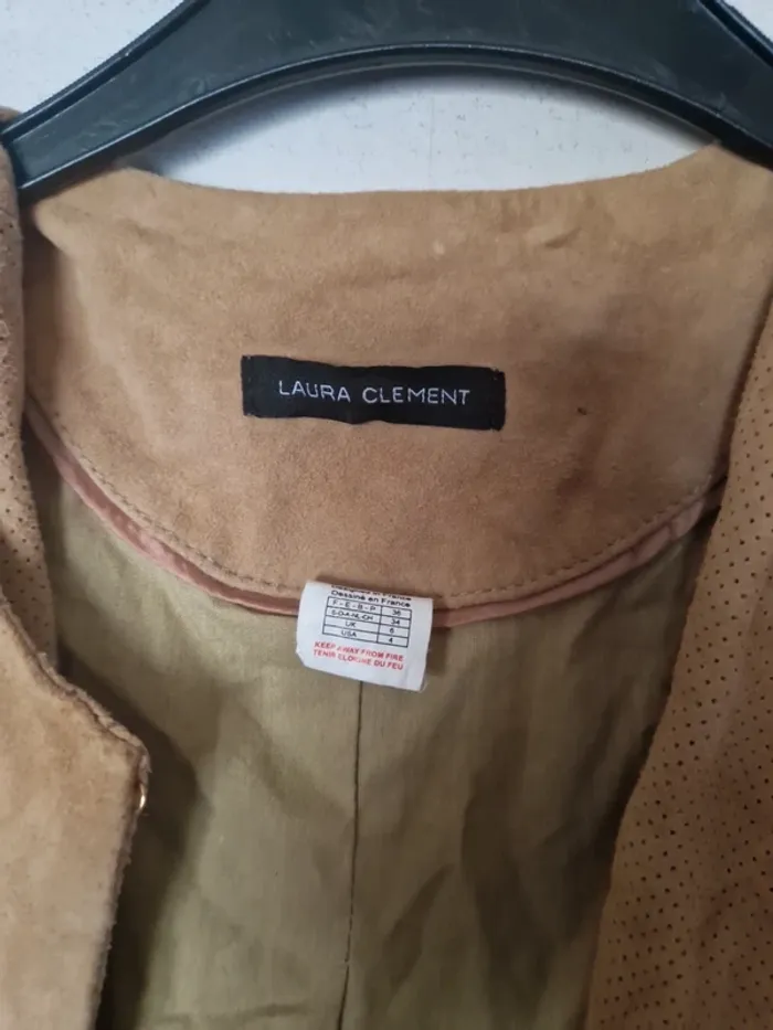 Blouson femme été type daim taille 36 une ou 2 petites taches - photo numéro 3