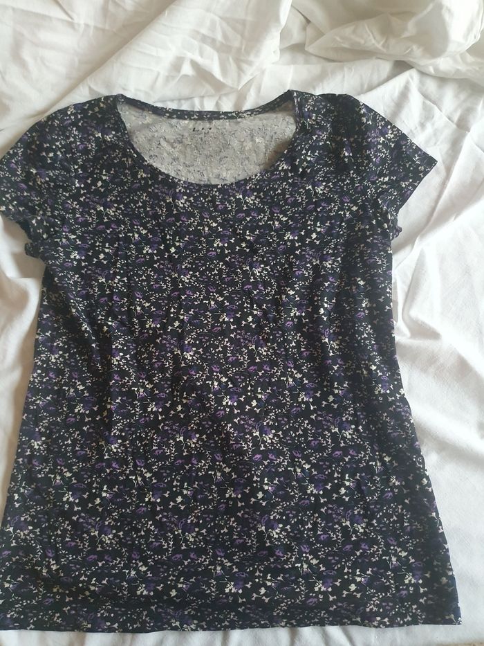 Tee shirt fleuri - photo numéro 3