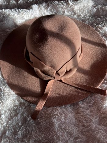 Chapeau taille 55 beige camel laine