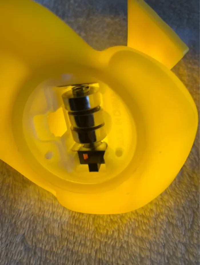 lampe Pikachu veilleuse piles incluses - photo numéro 5