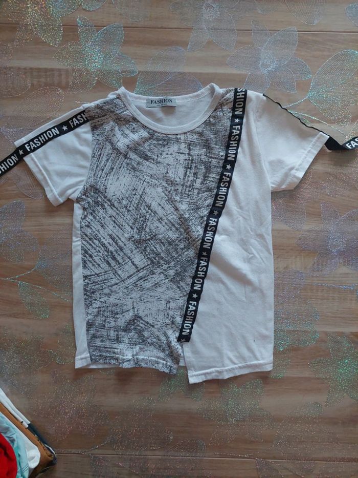 Lot t-shirts garçon 8 ans - photo numéro 12