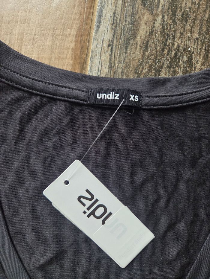 Top noir Undiz taille xs neuf - photo numéro 2